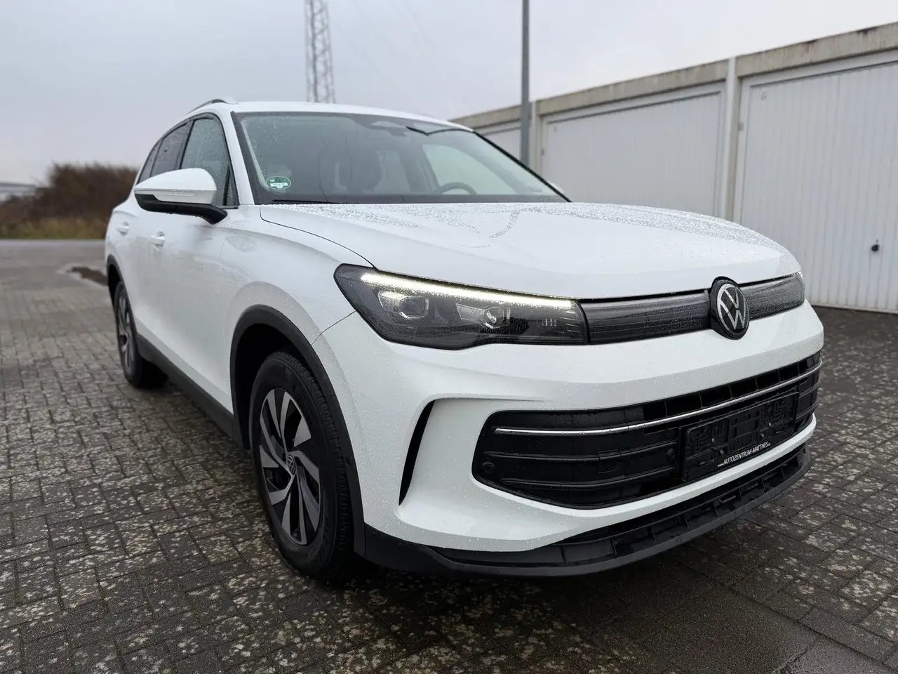 Volkswagen Tiguan 1.5 eTSI 110 kW Life Design & Komfort Paket — معرض صور السيارة 9