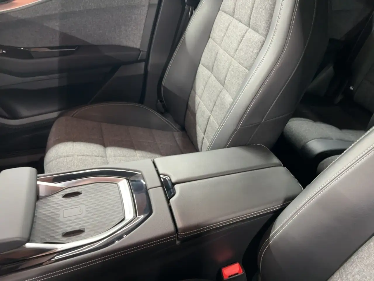 Renault Espace TECHNO E-TECH FULL HYBRID 200 7 SITZER — معرض صور السيارة 17