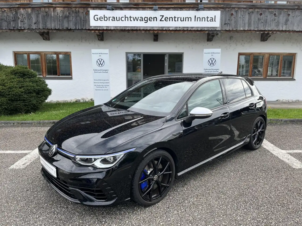Volkswagen Golf VIII R 2,0 TSI 4Motion DSG (ACC+Navi+LED) Klima — Galería del vehículo 2