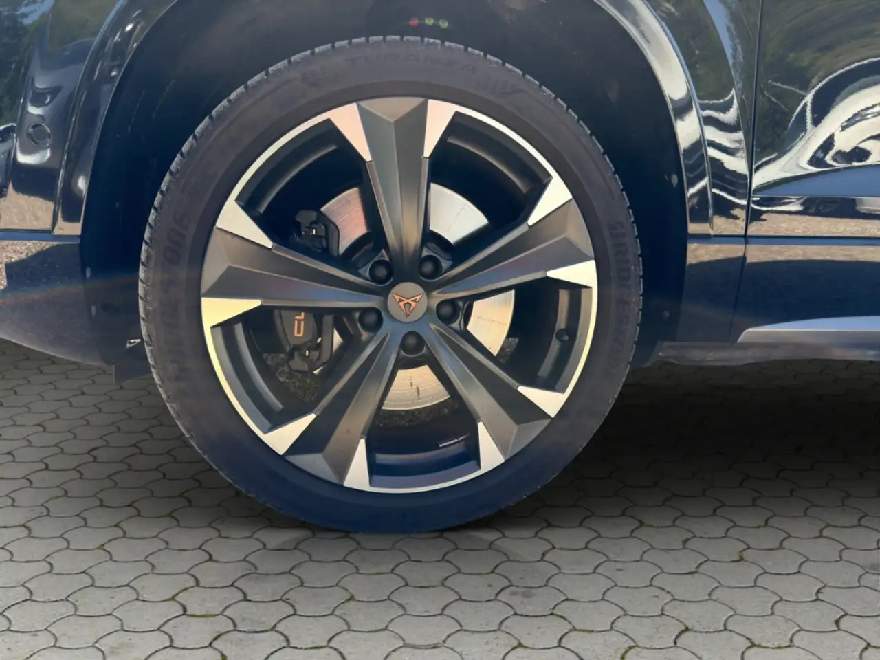 CUPRA Ateca 2.0 TSI DSG 4Drive VZ 5-J-GARANTIE AHK NAVI DCC FU — Galerie du véhicule 30