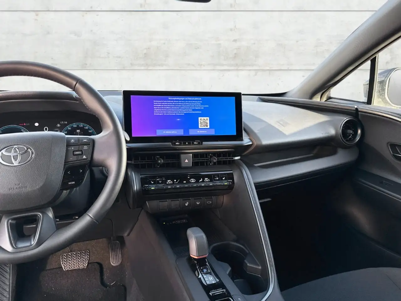 Toyota C-HR Hybrid FWD Team Deutschland Navi LED ACC El. Heckk — Vehicle gallery 11
