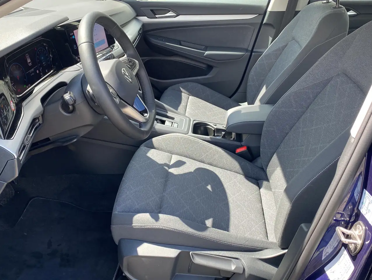 Volkswagen Golf Variant 1.5 Life eTSI DSG*LED+*Navi*ACC*KeyGo*DAB — معرض صور السيارة 11