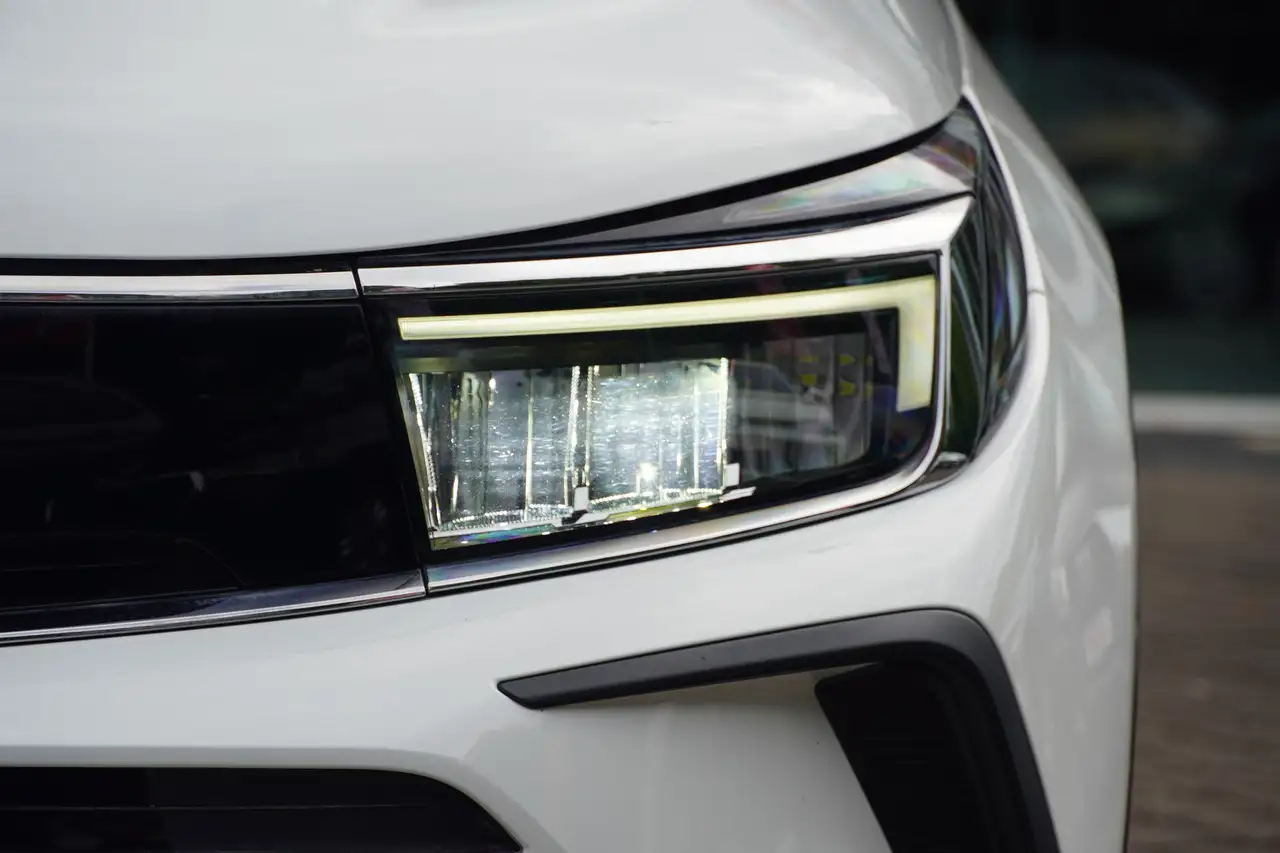 Opel Grandland 1.2 GS Line LED Navi Sitzheizung 360° — Vehicle gallery 9