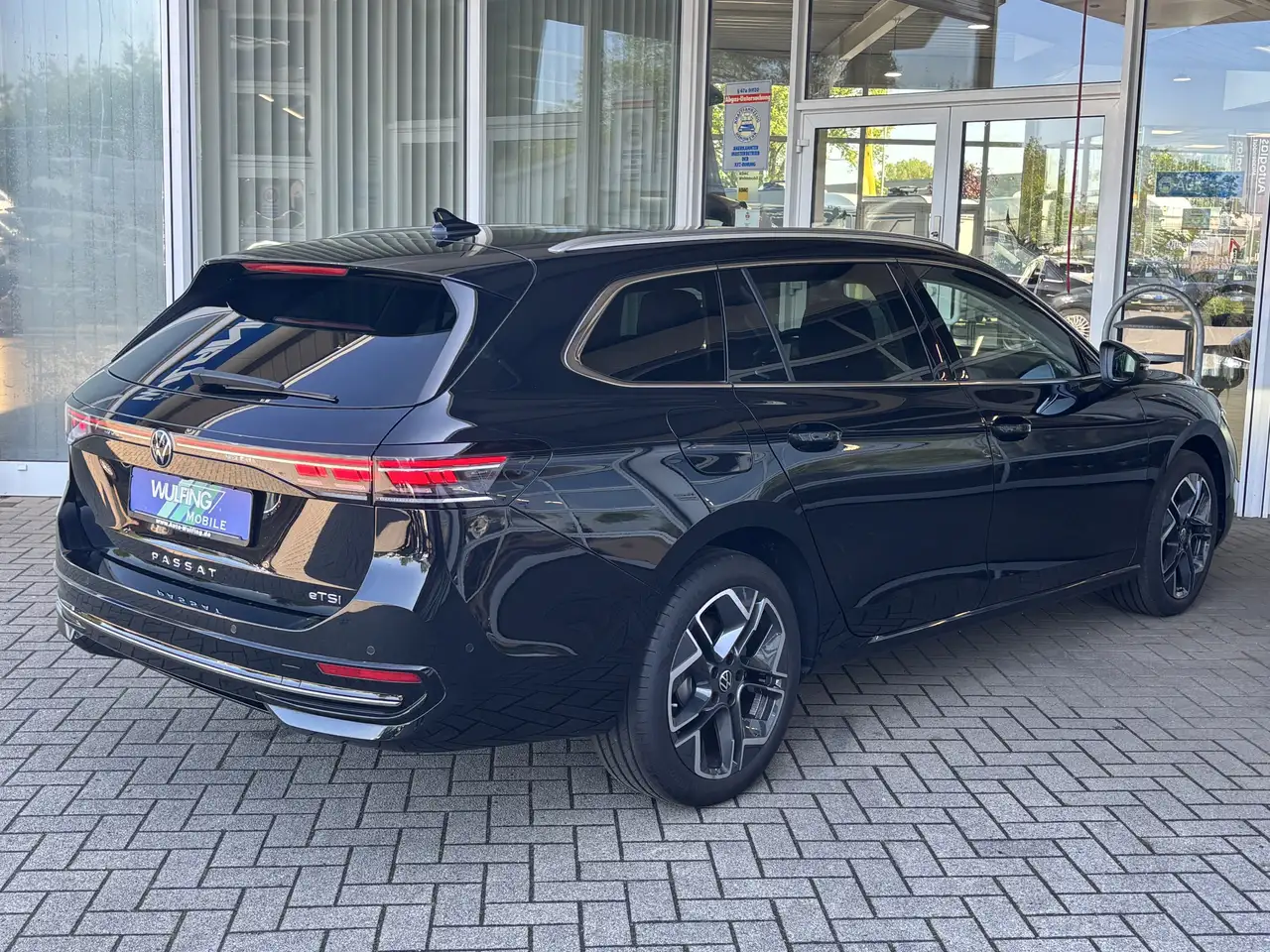 Volkswagen Passat Variant 1.5 eTSI-DSG Elegance, IQ,Navi Pro — معرض صور السيارة 29