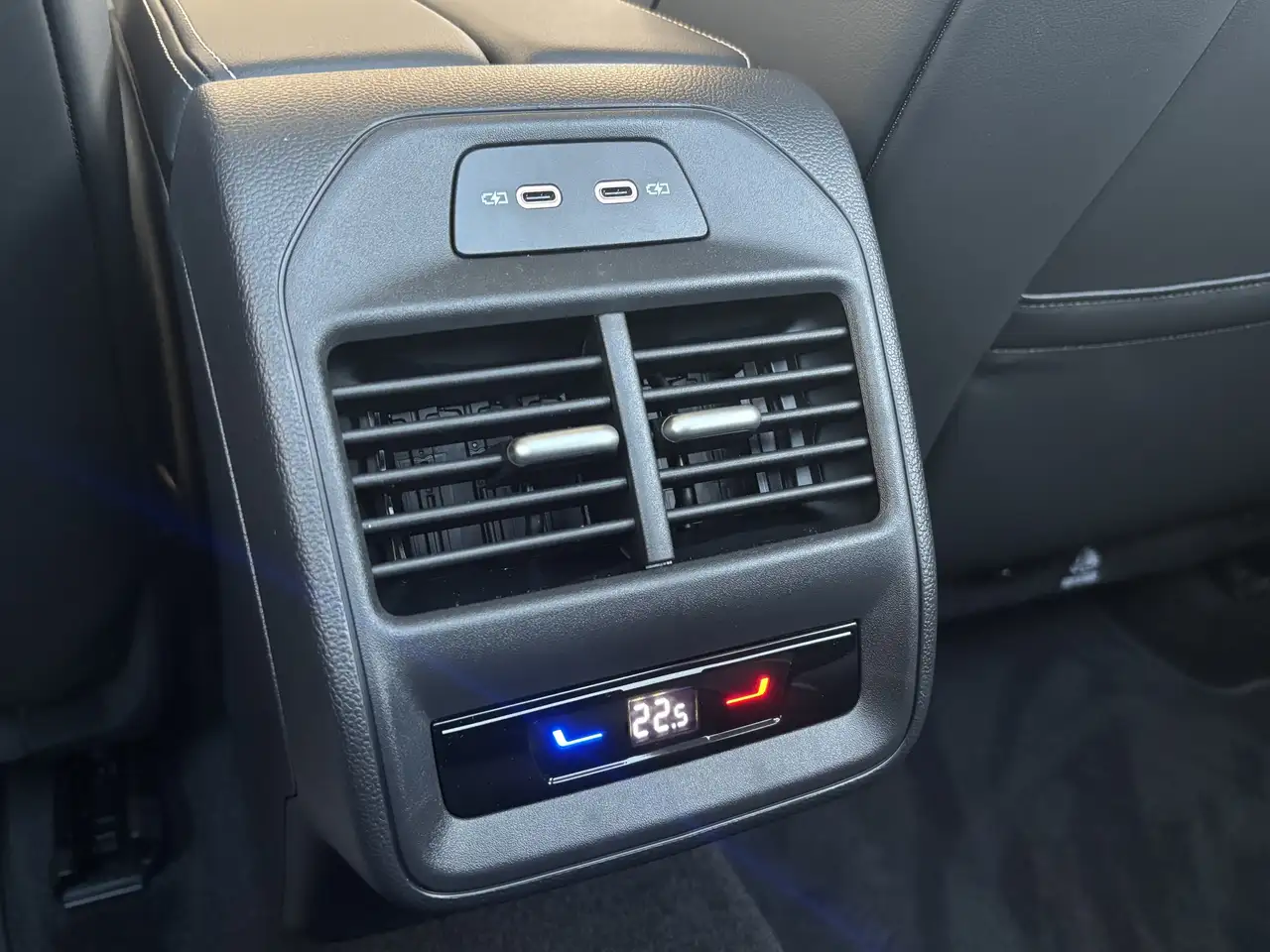 Volkswagen Passat Variant 1.5 eTSI-DSG Elegance, IQ,Navi Pro — معرض صور السيارة 20