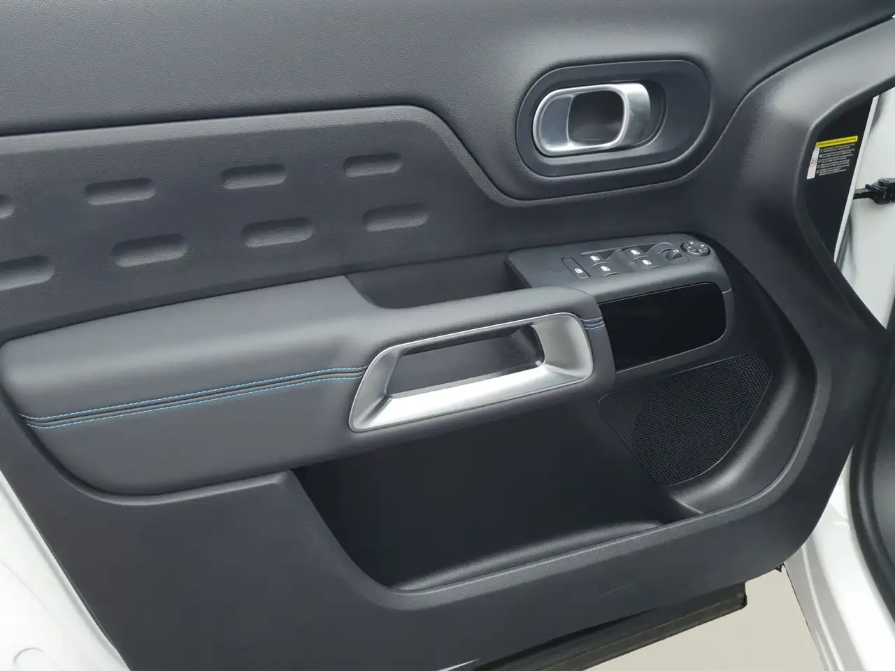 Citroen C5 Aircross Plus Hybrid 136 e-DSC6 — معرض صور السيارة 12