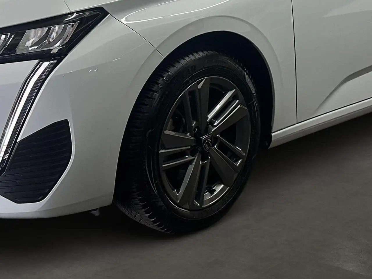 Peugeot 308 SW Allure 1.2 PureTech 130+Navi+360°+ACC+SHZ — Galería del vehículo 29