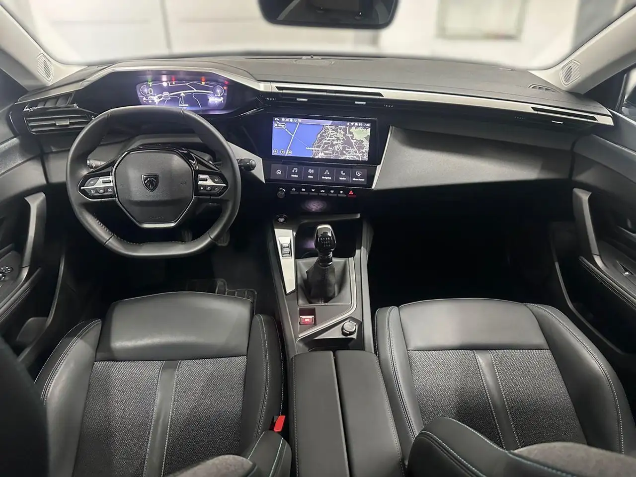 Peugeot 308 SW Allure 1.2 PureTech 130+Navi+360°+ACC+SHZ — Galería del vehículo 8