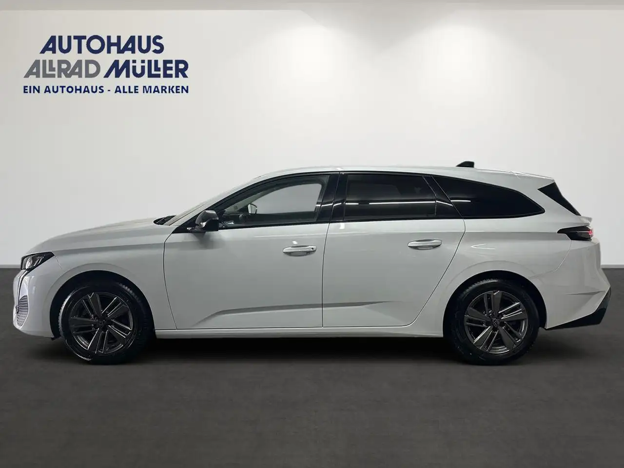 Peugeot 308 SW Allure 1.2 PureTech 130+Navi+360°+ACC+SHZ — Galería del vehículo 27