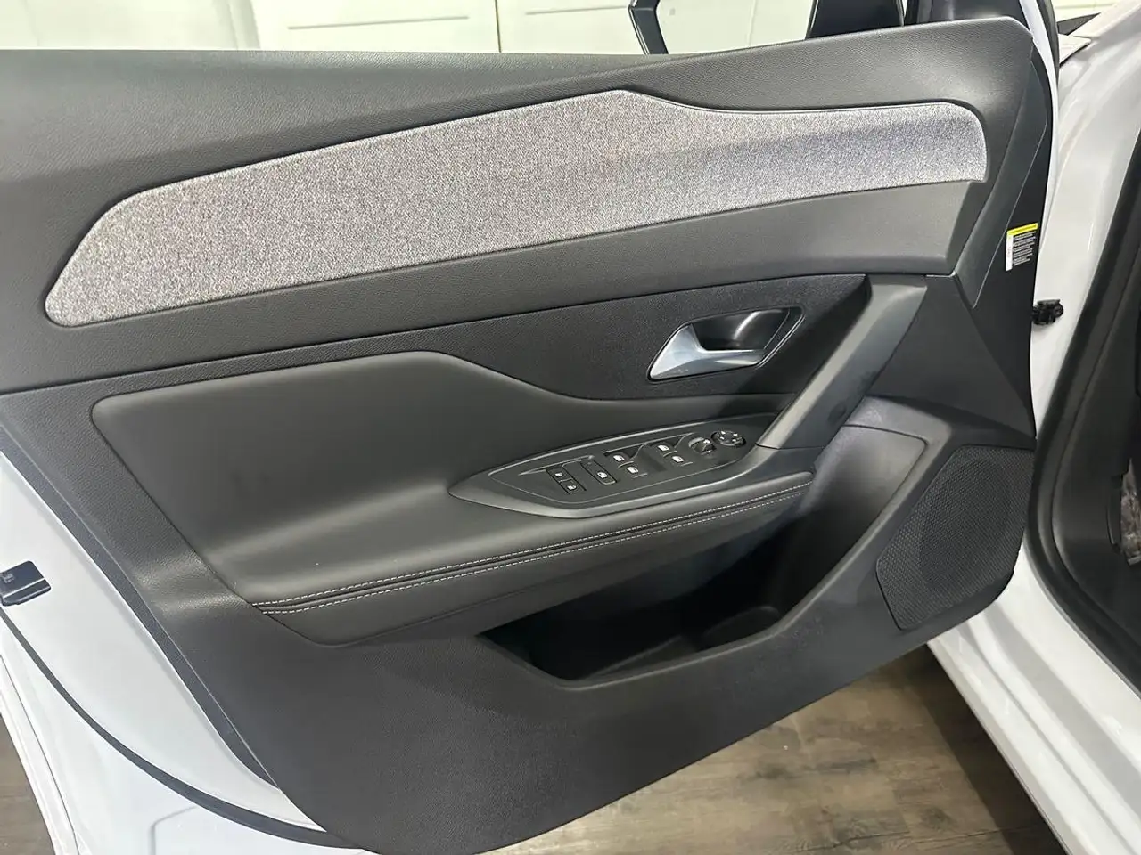 Peugeot 308 SW Allure 1.2 PureTech 130+Navi+360°+ACC+SHZ — Galería del vehículo 4