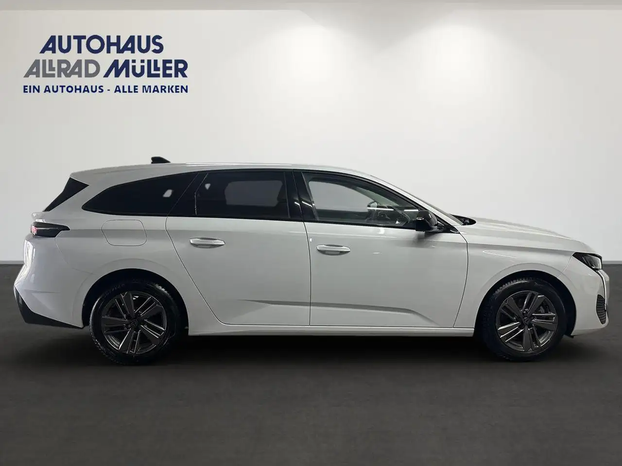 Peugeot 308 SW Allure 1.2 PureTech 130+Navi+360°+ACC+SHZ — Galería del vehículo 23