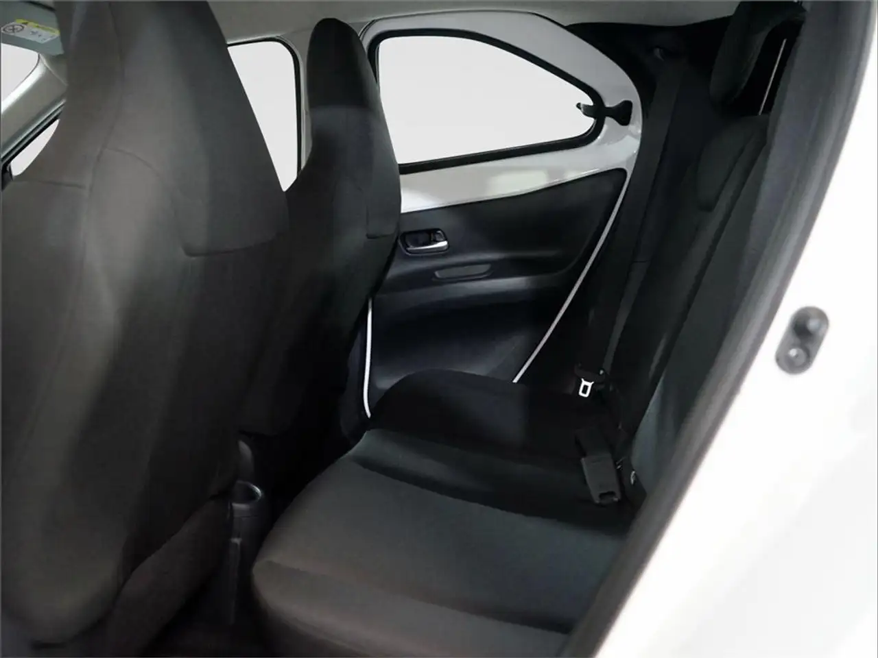 Toyota Aygo 1.0 VVT-I 72CV Play — Galería del vehículo 11