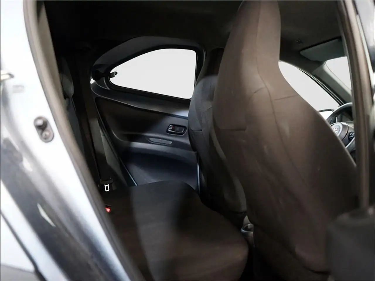 Toyota Aygo 1.0 VVT-I 72CV Play — Galería del vehículo 9