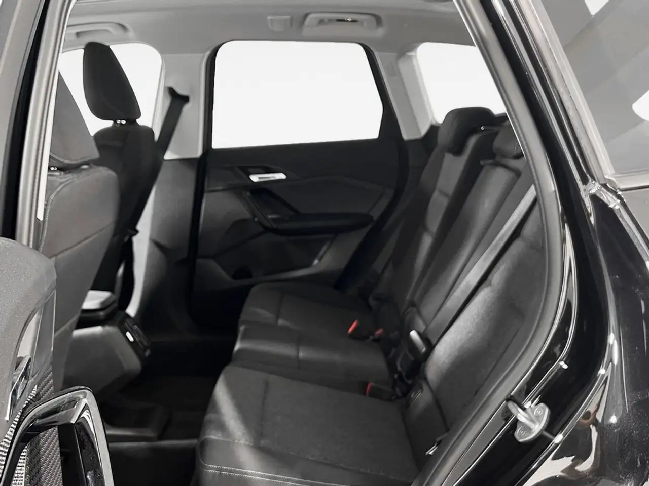 BMW X1 sDrive 18iA — Vehicle gallery 10