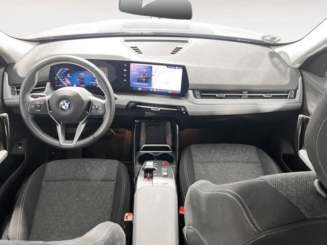 BMW X1 sDrive 18iA — Vehicle gallery 8