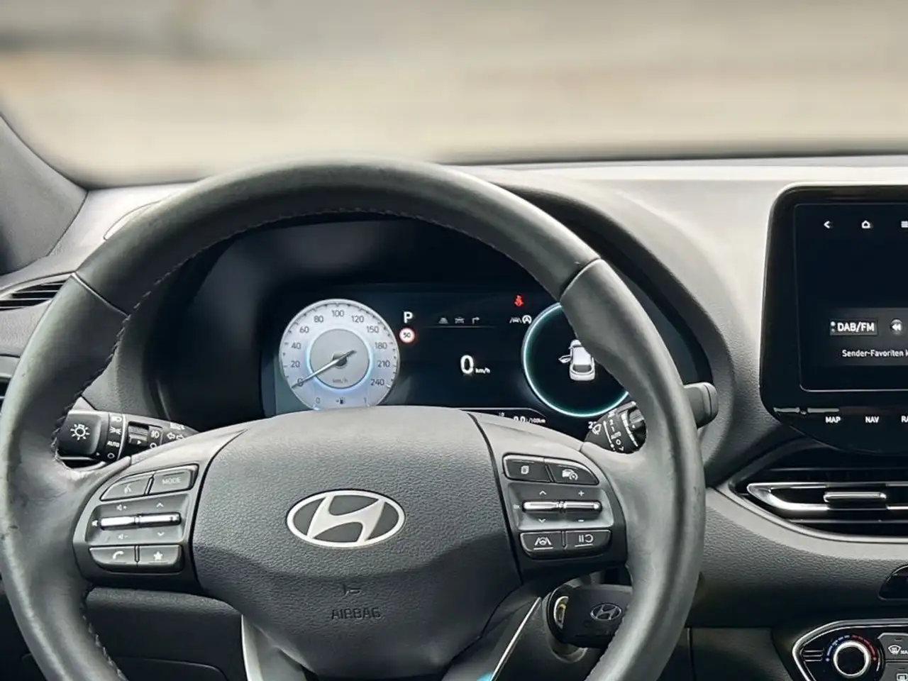 Hyundai i30 1.0 T-GDI DCT Advantage — Vehicle gallery 11