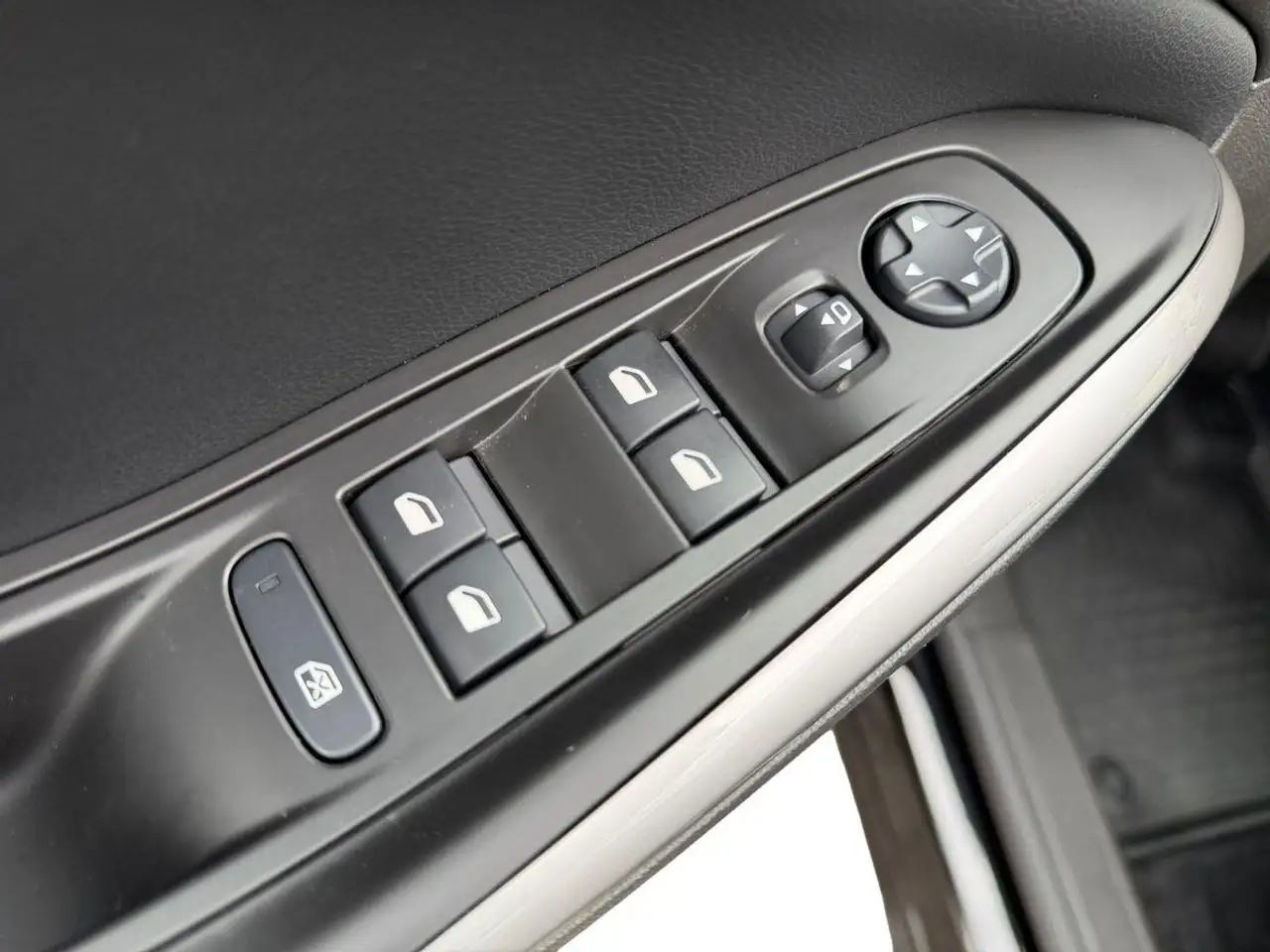 Opel Grandland Enjoy PT130 AT8 - LED/ACC/SITZH/KAMERA/PDC — معرض صور السيارة 10