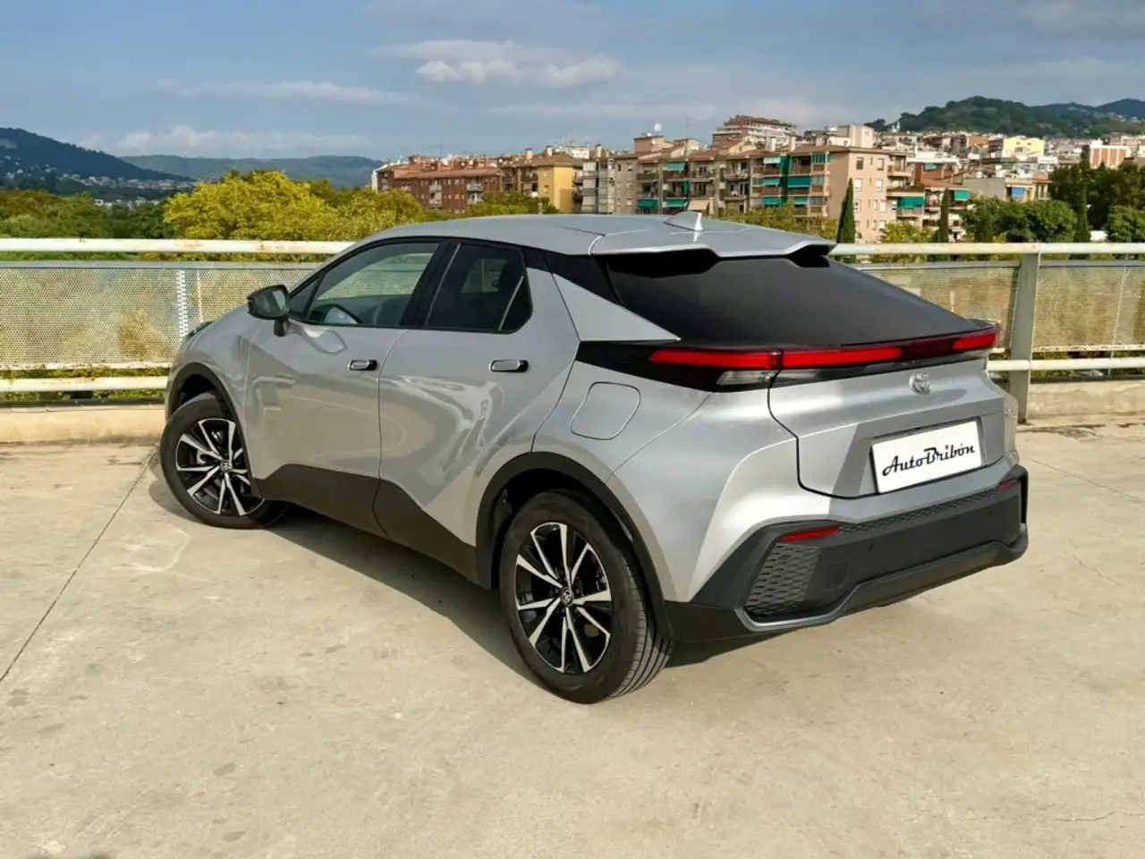 Toyota C-HR 220PH Advance — Galerie du véhicule 14