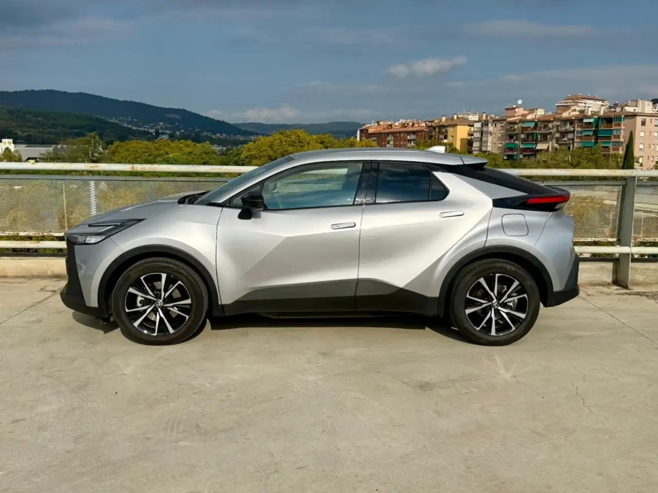 Toyota C-HR 220PH Advance — Galerie du véhicule 12