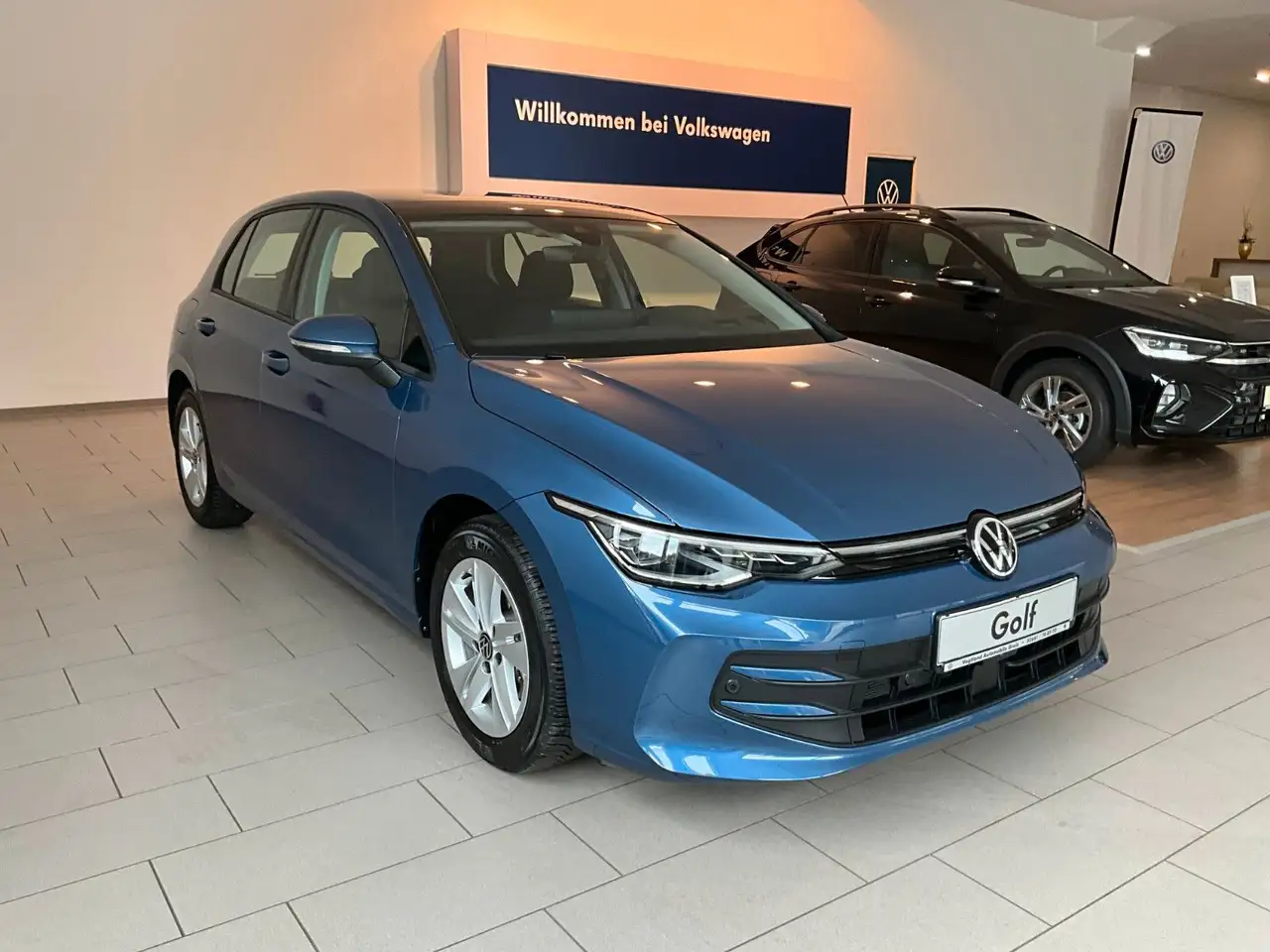 Volkswagen Golf Life , DSG, Pano., LED-Matrix, Kamera 360° — معرض صور السيارة 4