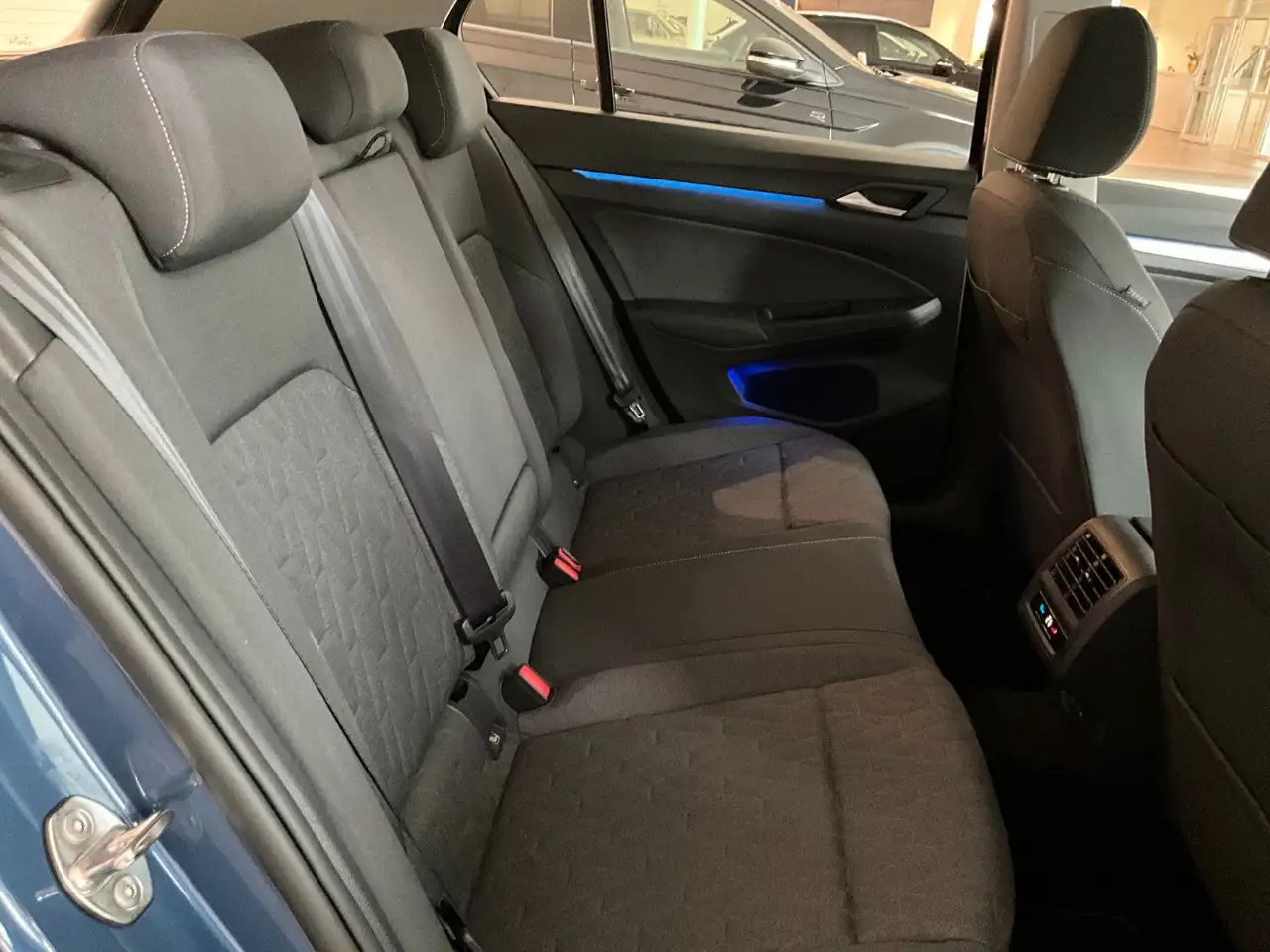 Volkswagen Golf Life , DSG, Pano., LED-Matrix, Kamera 360° — معرض صور السيارة 8