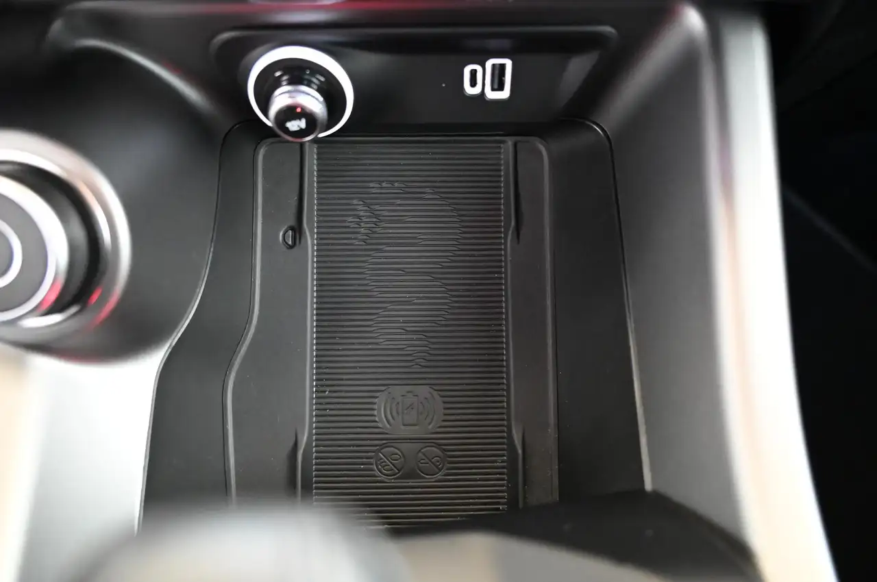 Alfa Romeo Tonale 1.3 PHEV 280 Q4 Ti LED/NAVI/ACC/KAMERA/18 — Galerie du véhicule 34