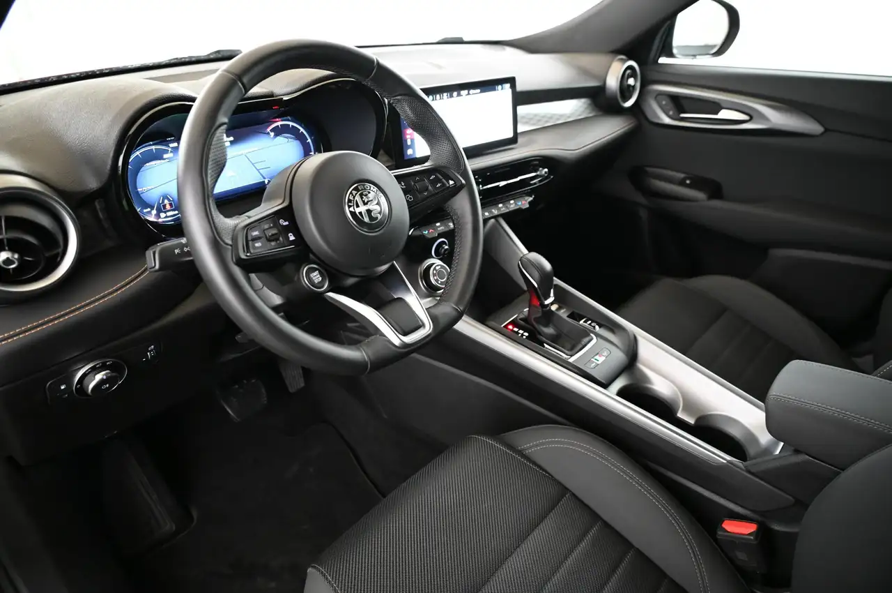 Alfa Romeo Tonale 1.3 PHEV 280 Q4 Ti LED/NAVI/ACC/KAMERA/18 — Galerie du véhicule 12