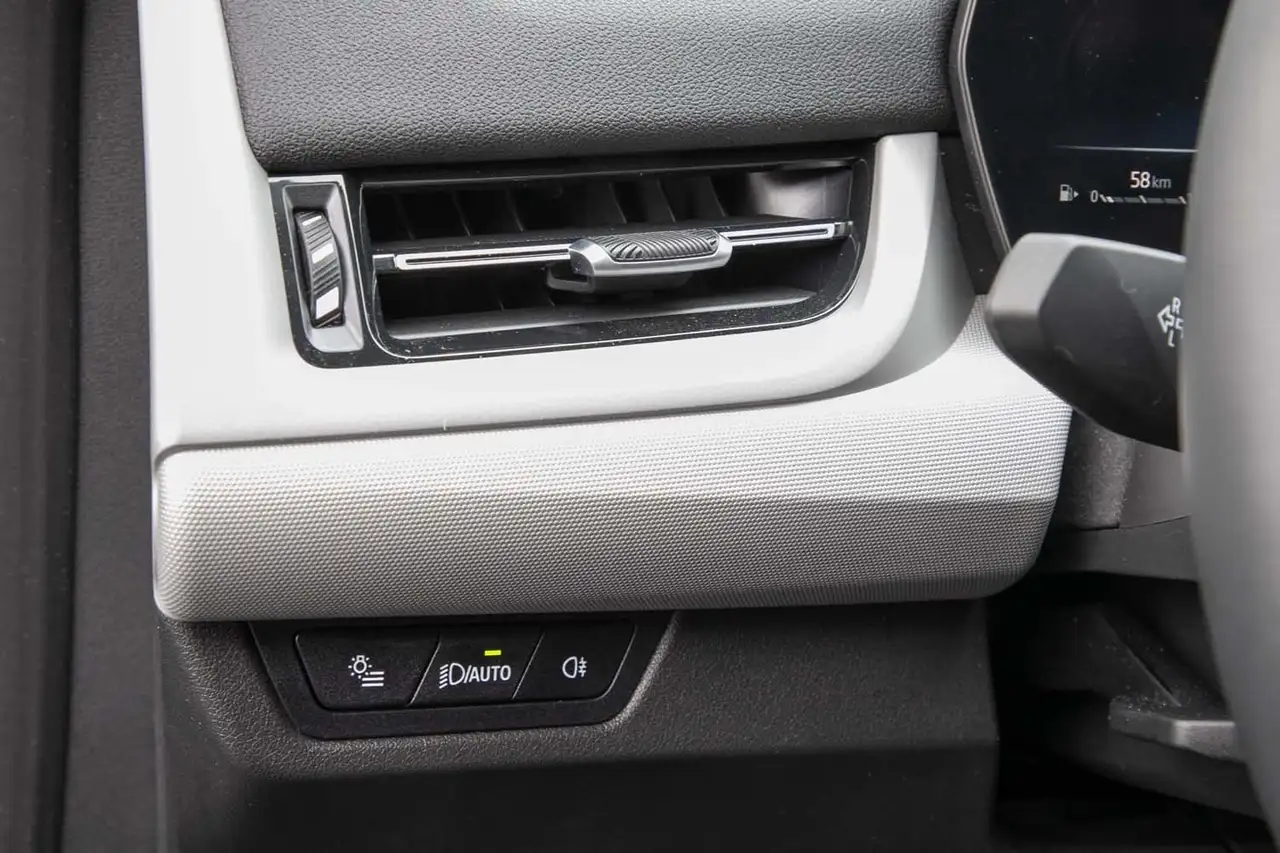 BMW X2 sDrive20i Autom Navi Lenkhz LED Klima Sitzhzg — Galerie du véhicule 10
