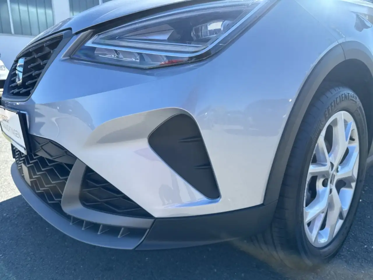 SEAT Arona 1.0 TSI FR LED+NAVI+DAB+PDC+KLIMA+TEMPOMAT — معرض صور السيارة 24