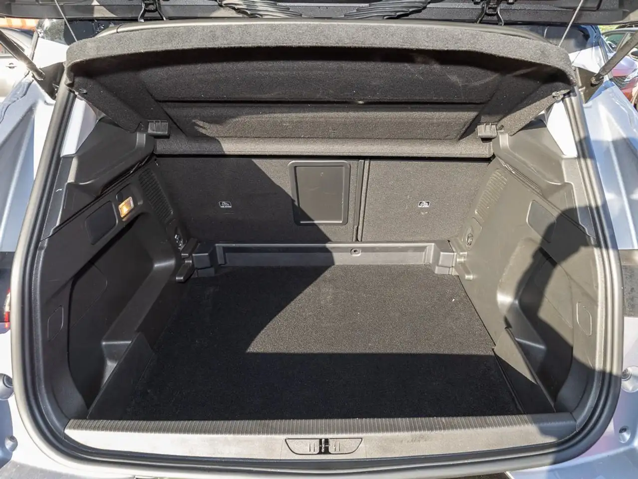 Opel Grandland 1.2 Turbo GS Line +RFK360+NAVI+L/SHZ+ — معرض صور السيارة 13