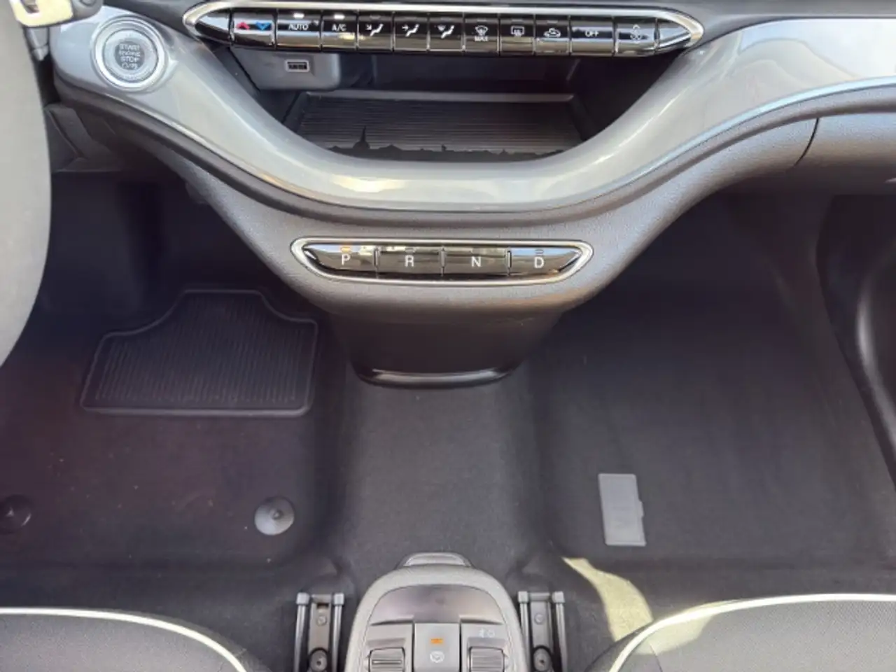Fiat 500e 42 kWh/RFK/Tempomat/Alu/Apple&Android — معرض صور السيارة 13