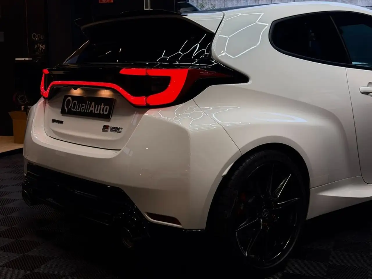 Toyota Yaris 1.6T 276 MANUAL RZ — معرض صور السيارة 11