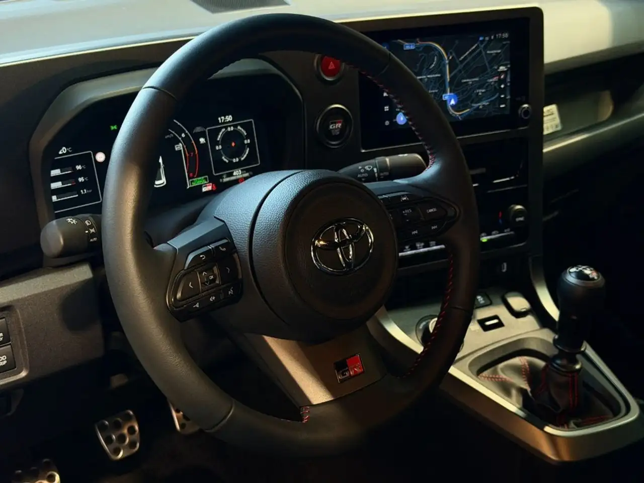 Toyota Yaris 1.6T 276 MANUAL RZ — معرض صور السيارة 16
