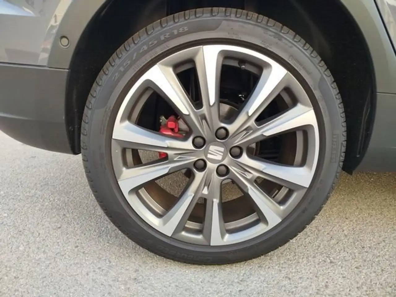 SEAT Arona 1.5 TSI S&S FR DSG7 XM 150 — معرض صور السيارة 8