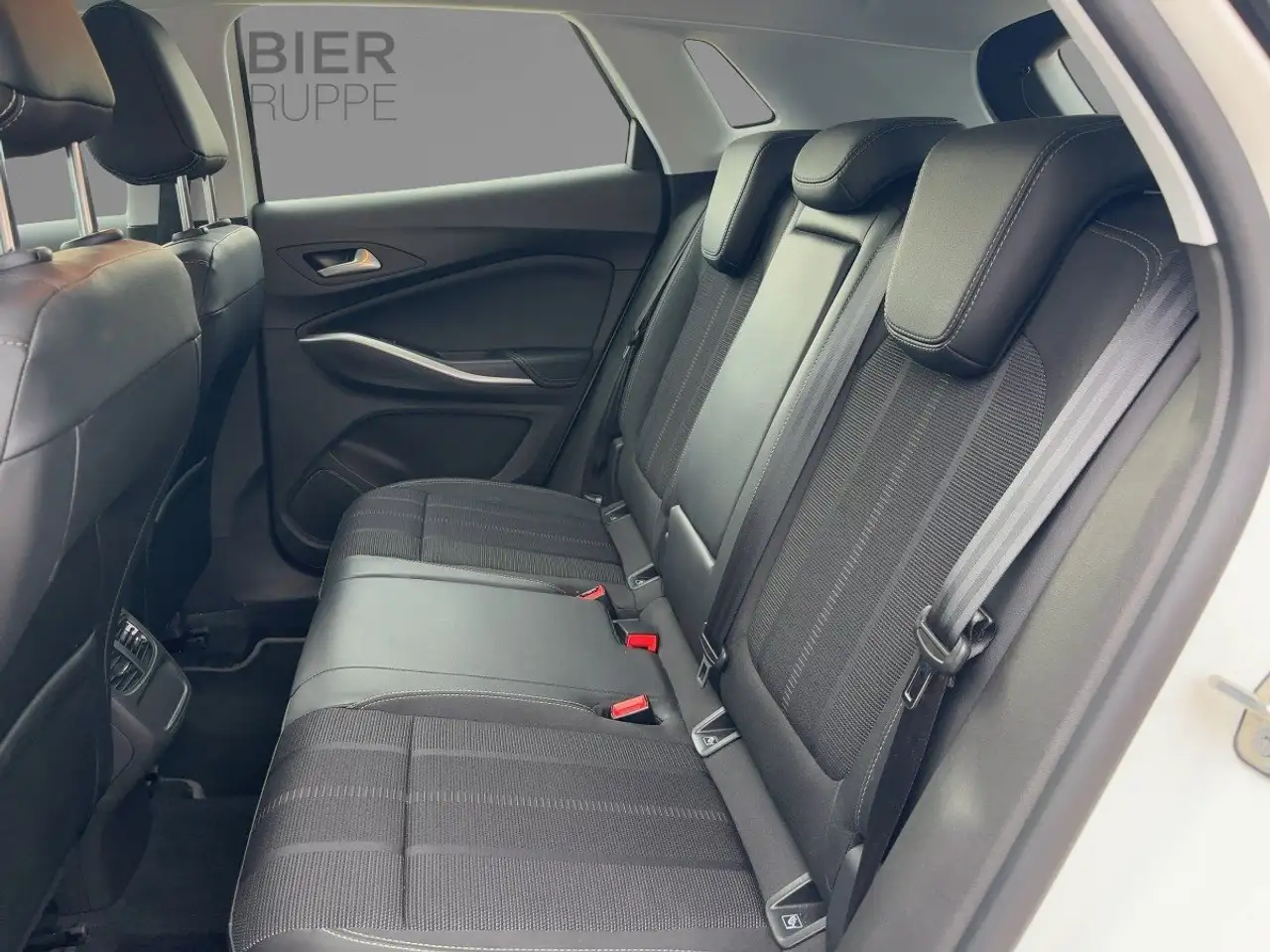 Opel Grandland GS. 1.2 D 360-CAM CAM PDC — Galerie du véhicule 10