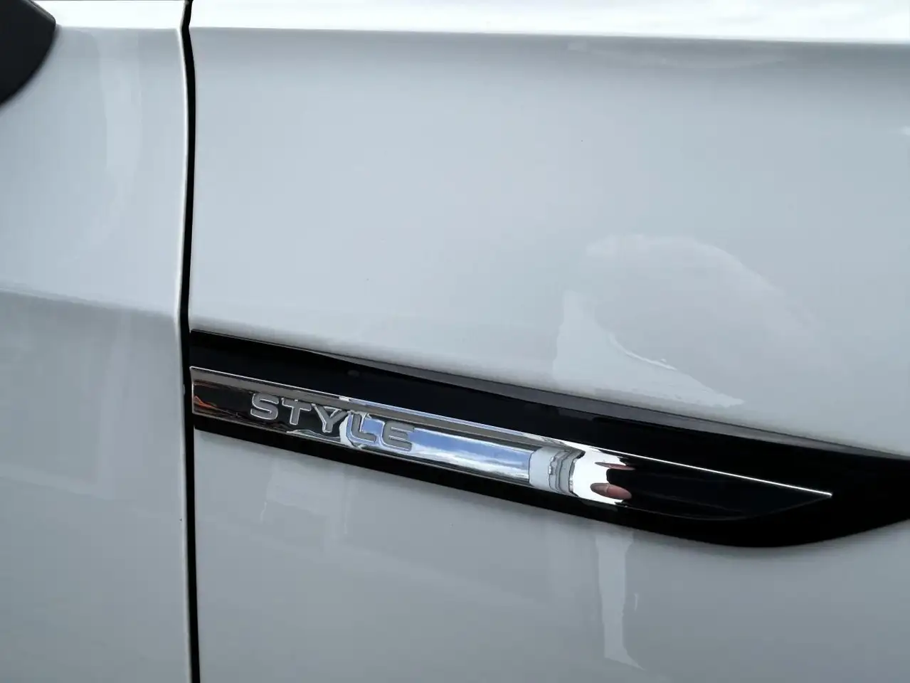 Volkswagen Golf 1.5 eTSI DSG Style APP-CONNECT+ACTIVE-INFO+ — معرض صور السيارة 16