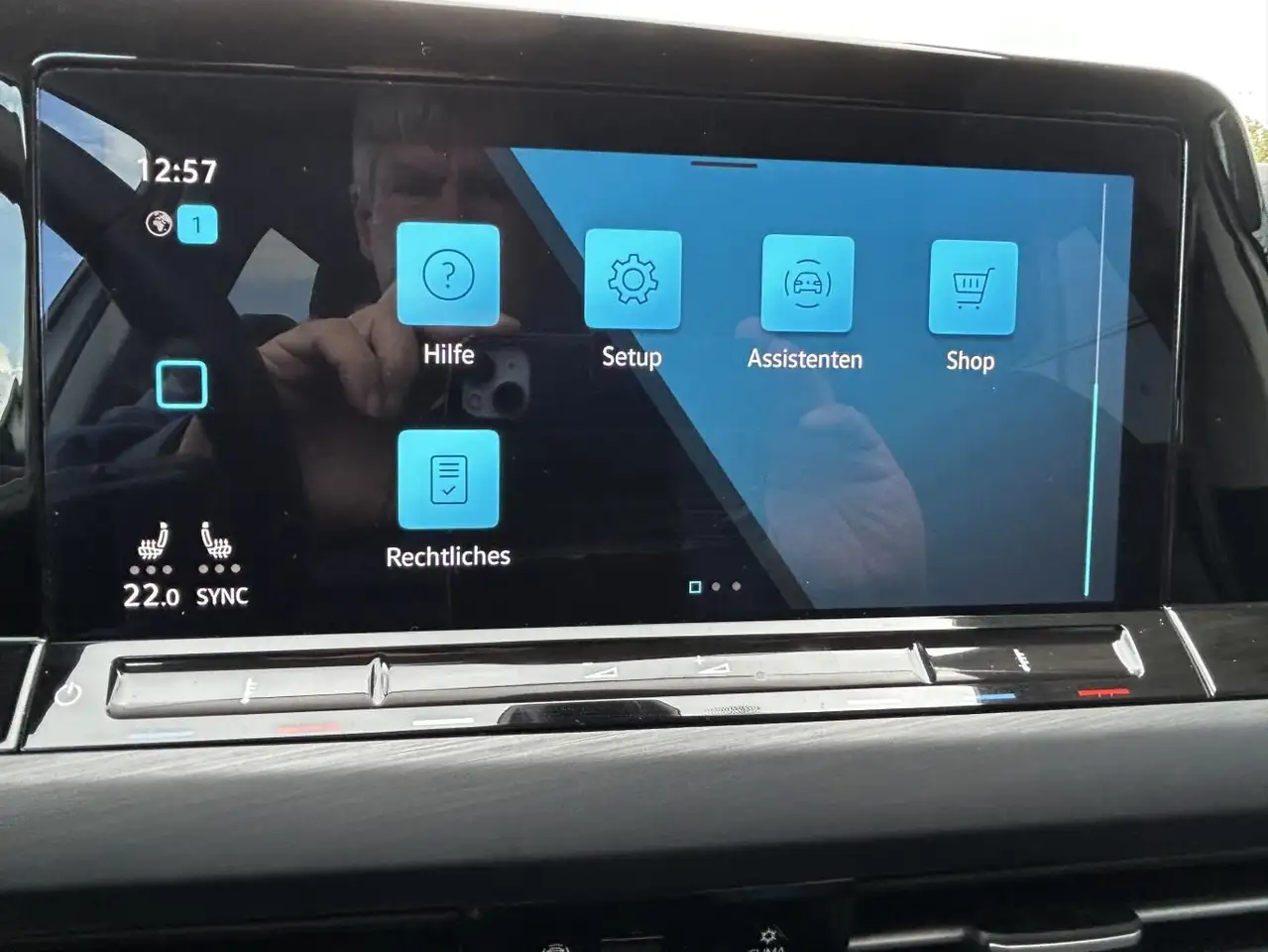 Volkswagen Golf 1.5 eTSI DSG Style APP-CONNECT+ACTIVE-INFO+ — معرض صور السيارة 24