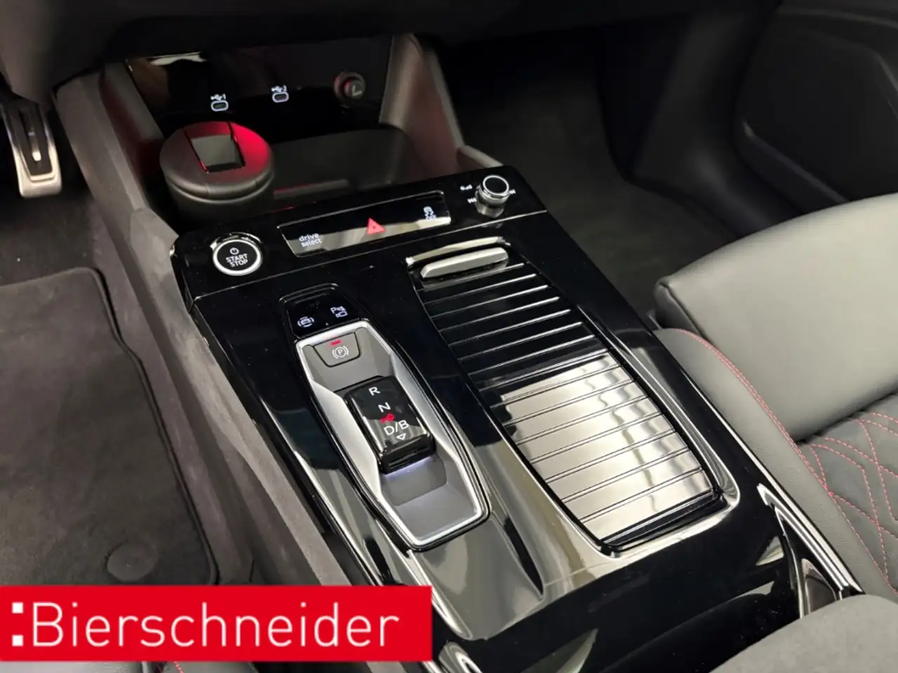 Audi Q6 e-tron qu — Vehicle gallery 14
