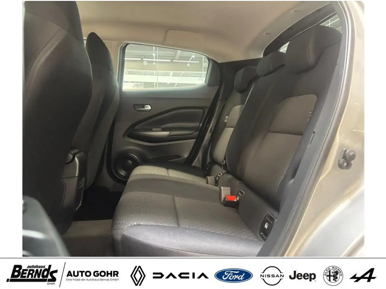 Nissan Juke 1.0 DIG-T DCT Acenta AUTOMATIK SITZHZG. KLIMAAUT. — Galerie du véhicule 9
