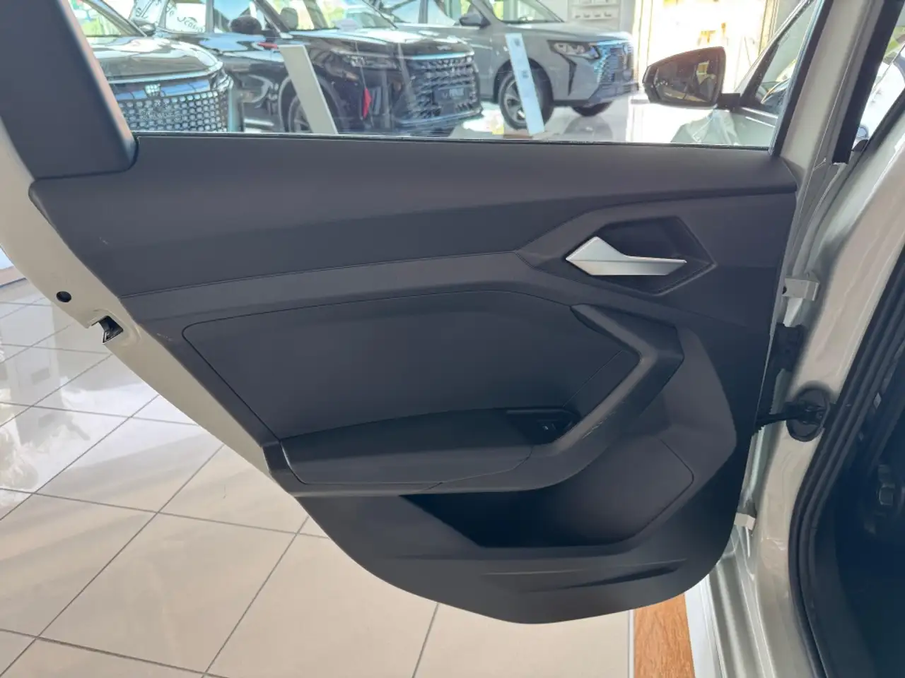 Audi A1 Sportback 30 TFSI Adrenalin Black Edition S tronic — معرض صور السيارة 12