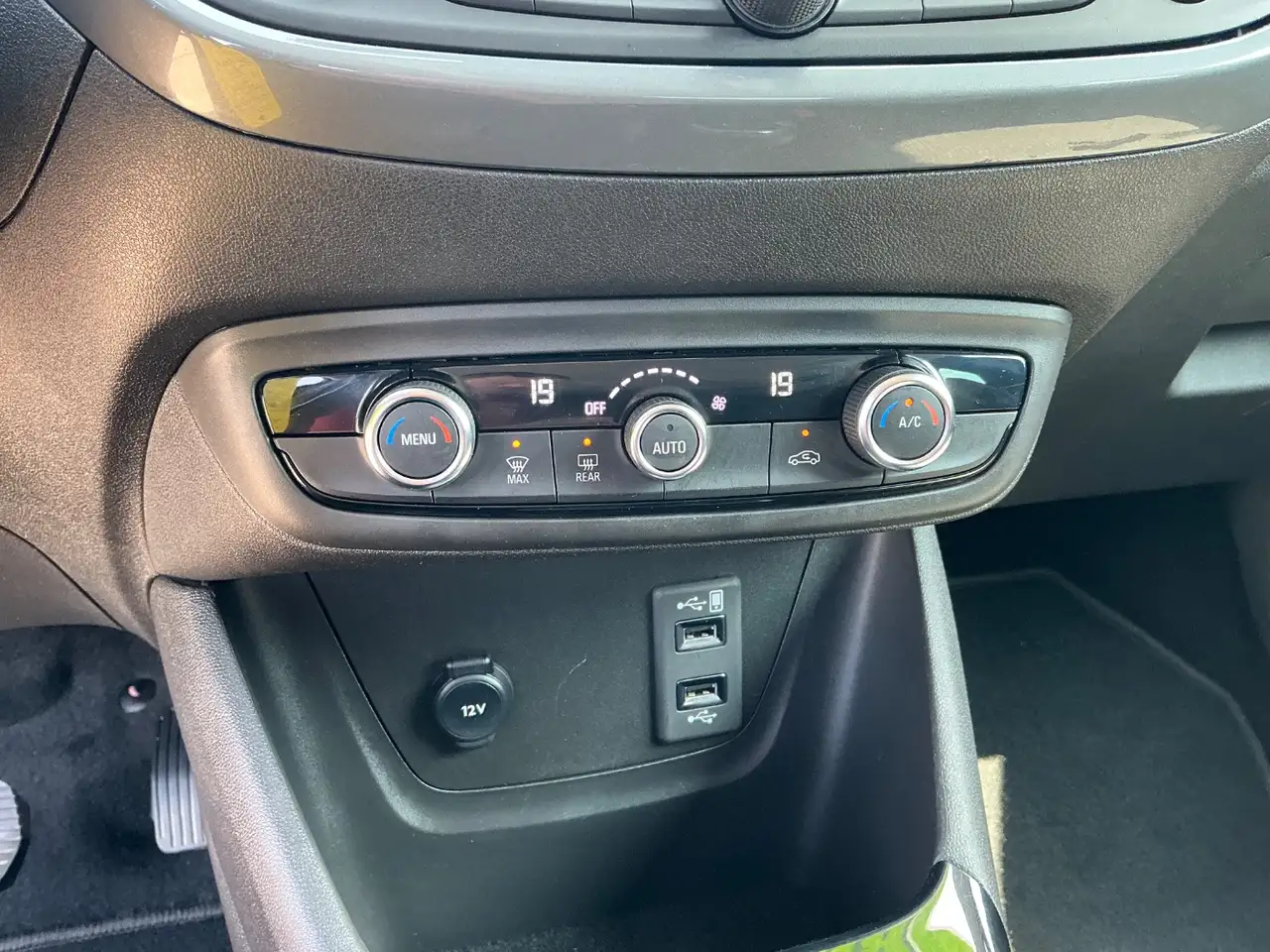 Opel Crossland 1.2 Elegance Automatik! inkl. Big Deal! — Vehicle gallery 21