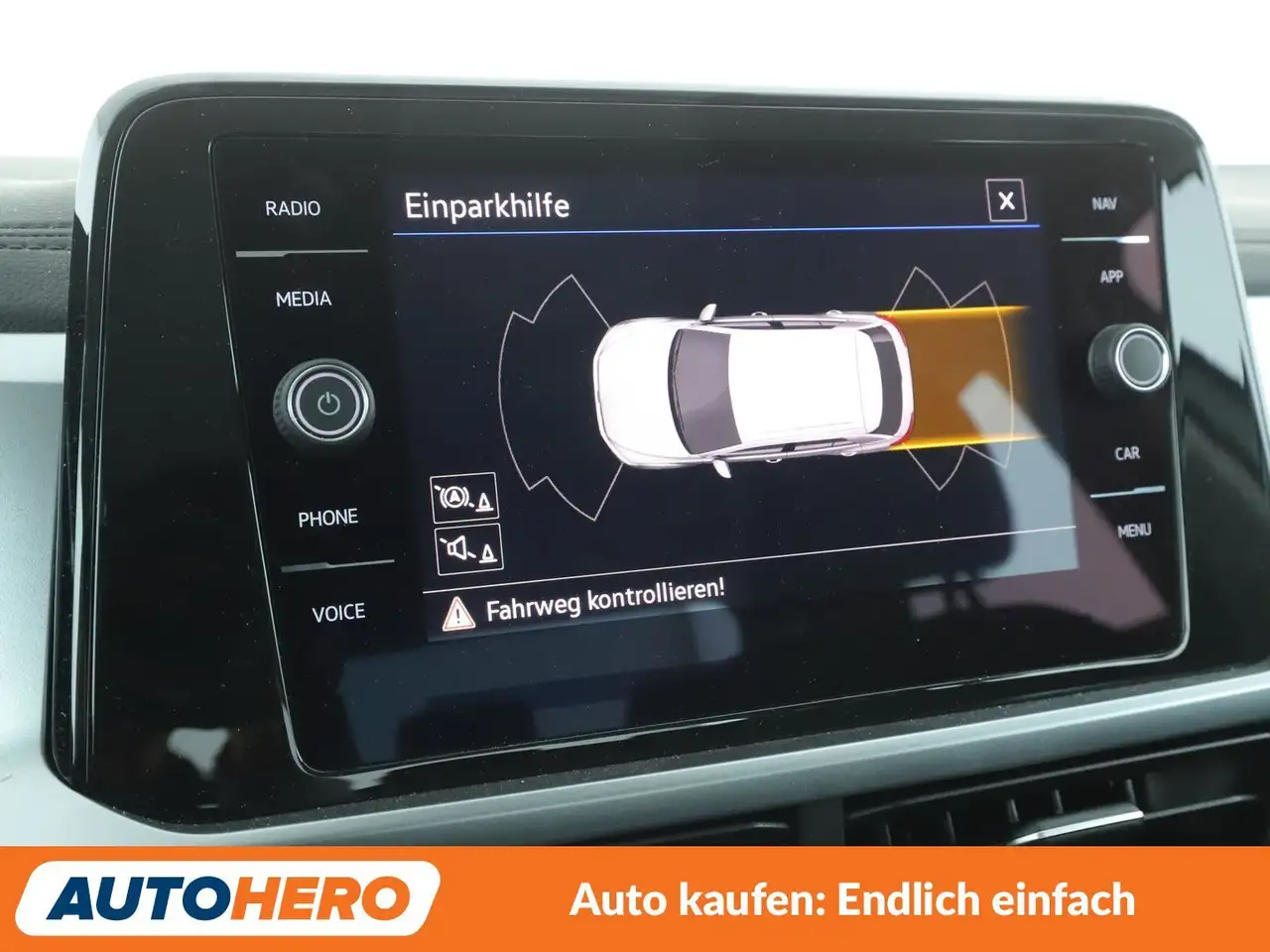 Volkswagen T-Roc 1.5 TSI ACT Life Aut.*LED*NAVI*PDC*SHZ*KLIMA* — معرض صور السيارة 22