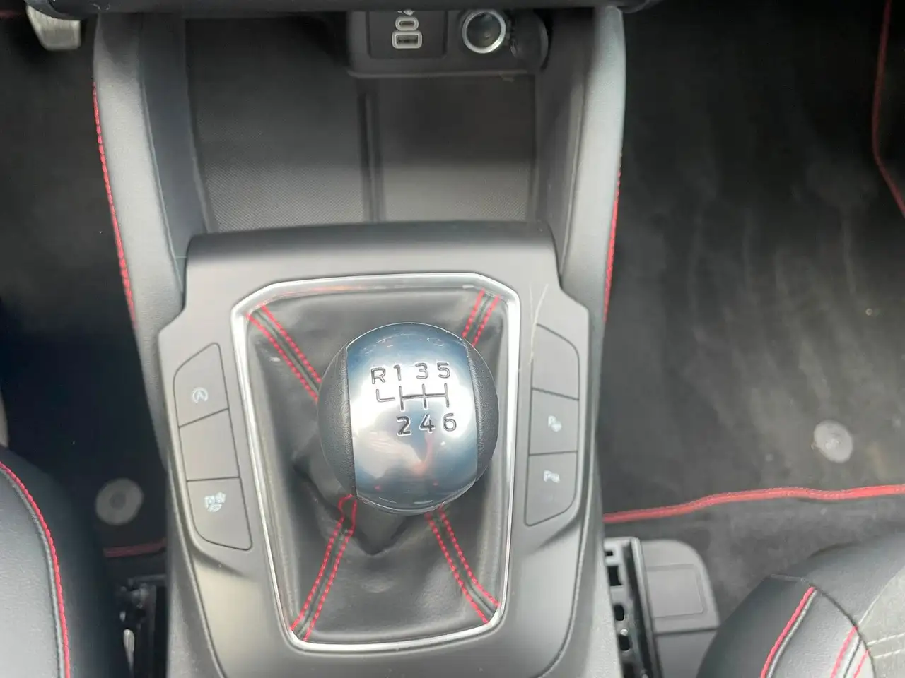 Ford Kuga ST-Line X 150PS*SHZ*NAVI*RFK*LM — معرض صور السيارة 17