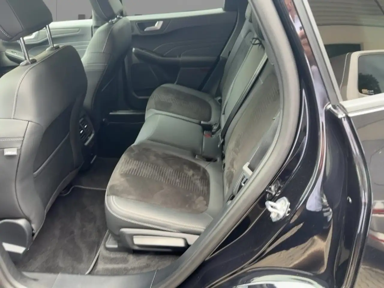 Ford Kuga FHEV 2.5 4x4 Hybrid Active X LED*NAVI*HEAD - UP*DA — Vehicle gallery 10