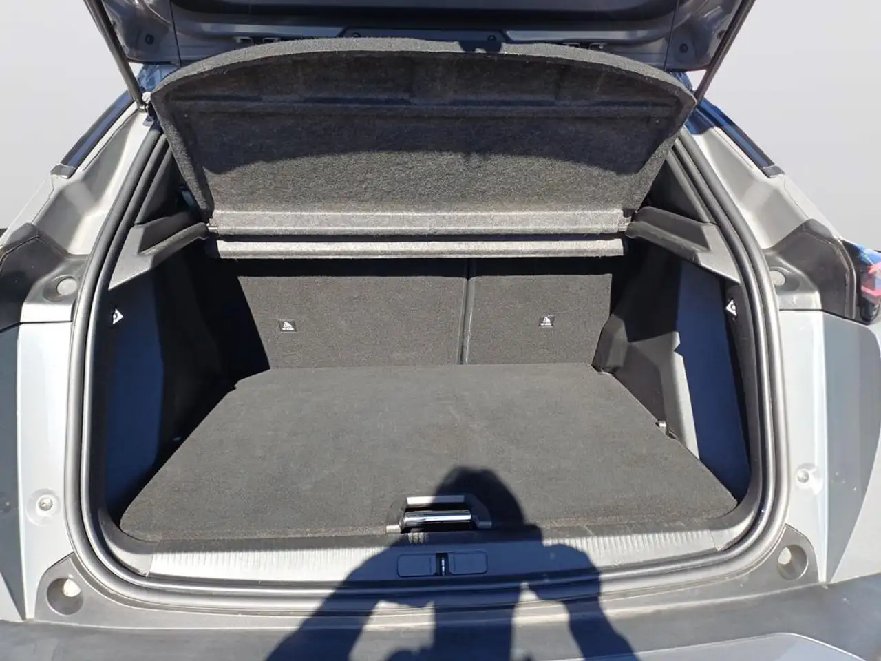 Peugeot 2008 Neuer 2008 GT PureTech 130 EAT8 — معرض صور السيارة 7