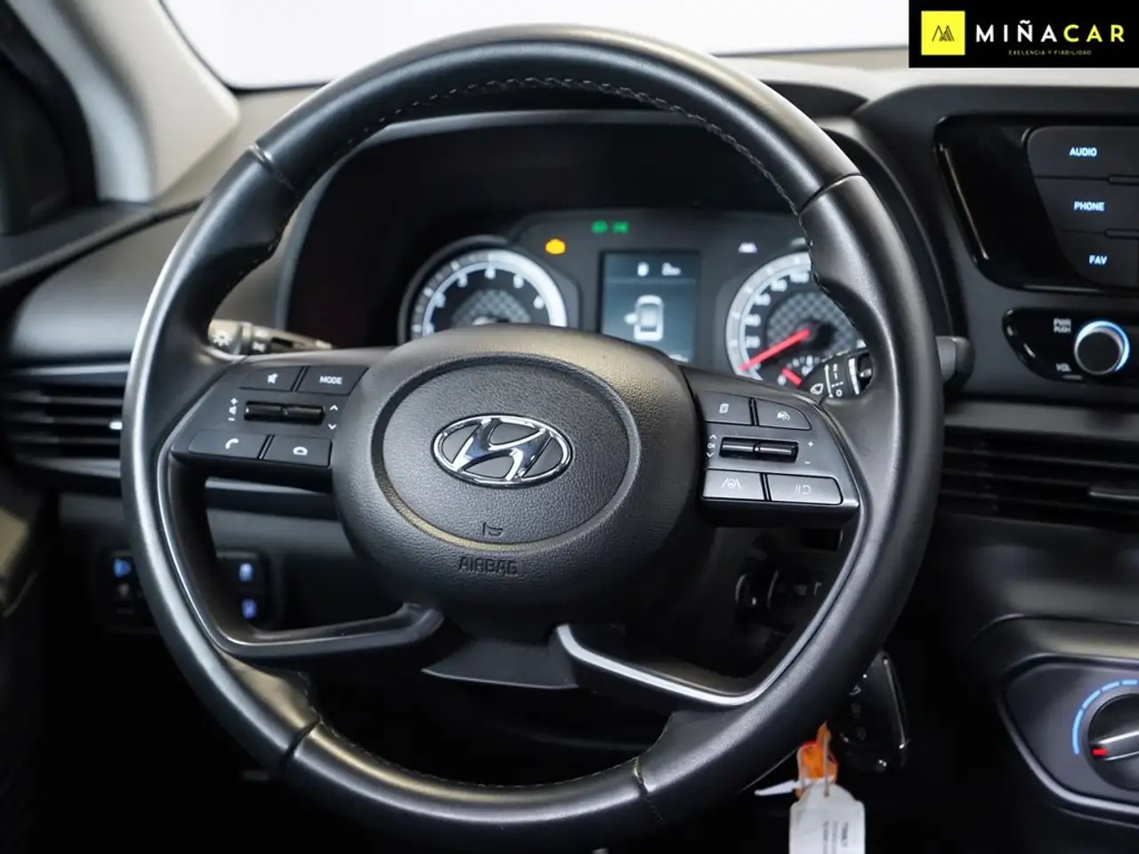 Hyundai BAYON 1.2 MPI Essence — Galería del vehículo 11