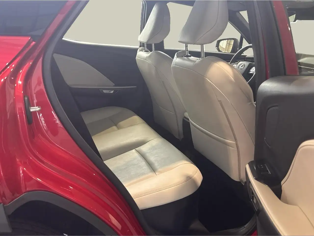 Lexus LBX Elegant+ — Galerie du véhicule 9