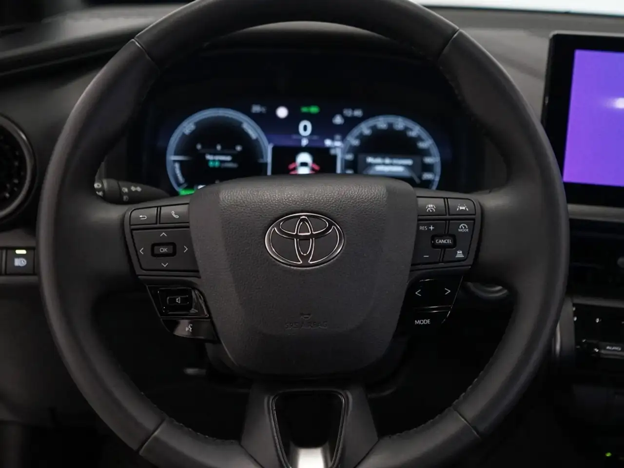 Toyota C-HR 140H Active — معرض صور السيارة 13