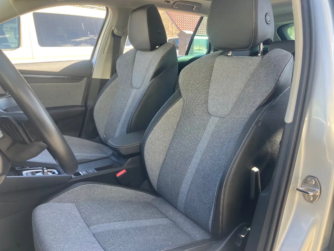 Skoda Octavia 1.5 TSI mHEV Selection DSG Panoramadach — Galerie du véhicule 8