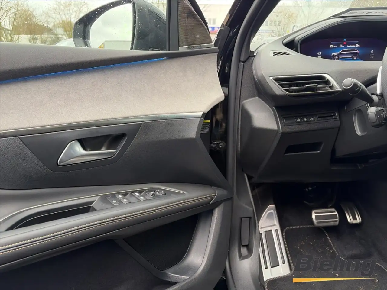 Peugeot 5008 GT 1.2l Hybrid, 7 - Sitzer, NAVI, SHZ, PDC mit Kam — Vehicle gallery 10